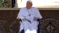 Pope Francis, muling nagpakita sa publiko matapos maospital